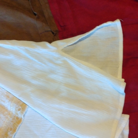 Ashley Stewart 2x white n gold embroidered blouse - Picture 10 of 10